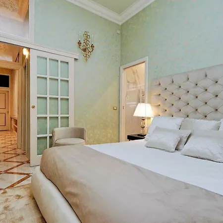 Luxury Colosseum View Apartment