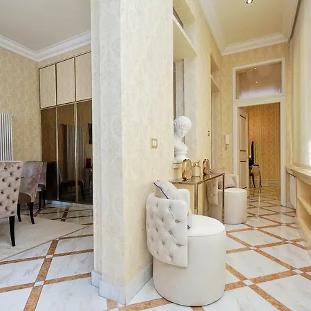 Luxury Colosseum View Apartment Rom